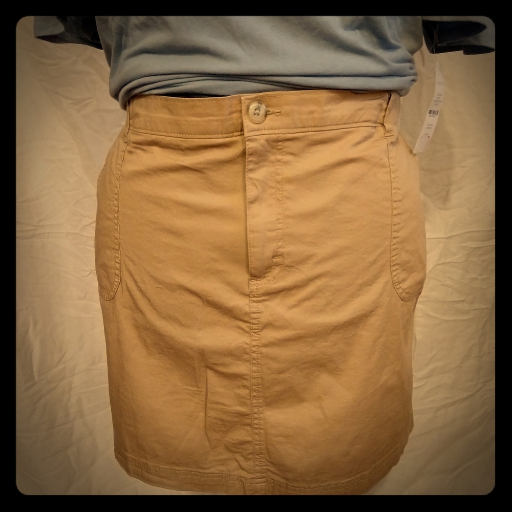 Lee Skort
